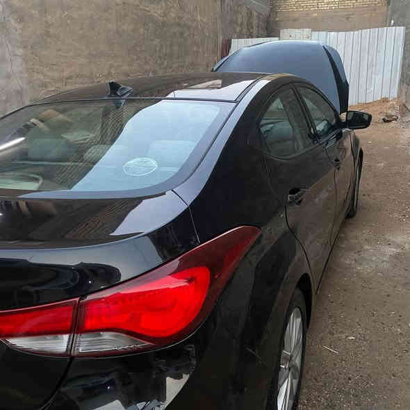 سلام عليكم النترا 

2015
رقم سليمانية بأسمي
بدون حادث بيها بارد وعندي السونار

مكينة وكير مكفولات. مواصفات عادية شاشة وتحكمات 
السيارة وارد امريكي

عنوانها الشعب الثعالبة
 
رايدها ب 108 وبيها مجال بسيط

***********
