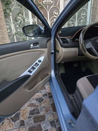 اكسنت للبيع ٢٠١٣ السيارة سنويه لل ٣٠ سيارة بحاله جيدة مكفول كير ومحرك ...