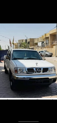 بيكب • نيسان • صالون