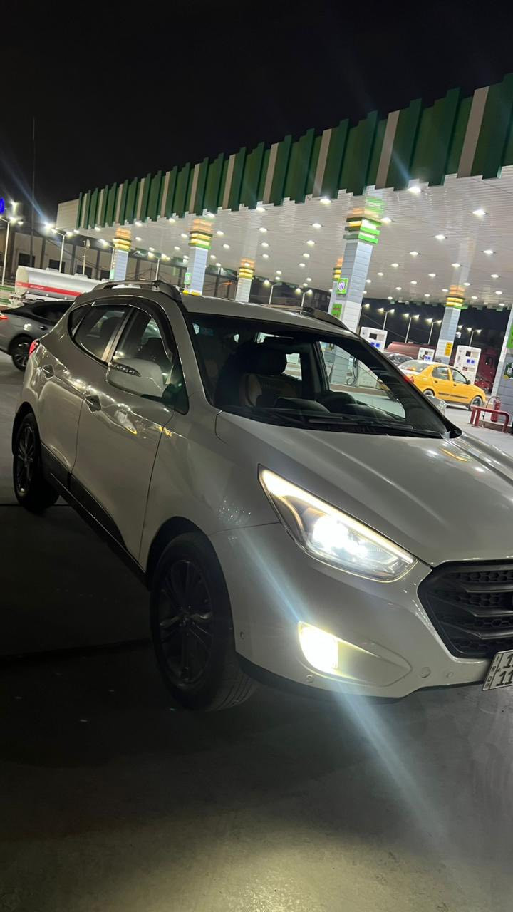 السلام عليكم
للبيع توسان خليجي
رقم بغداد الدولي
موديل  2016
موصفات عادية 
السيارة بيها كص قمارة 
وصلحة وكاملة
ابيع صبغ حزام
السعر  113$ ورقة 
العنوان بغداد البلديات 
للاتصال  ***********
