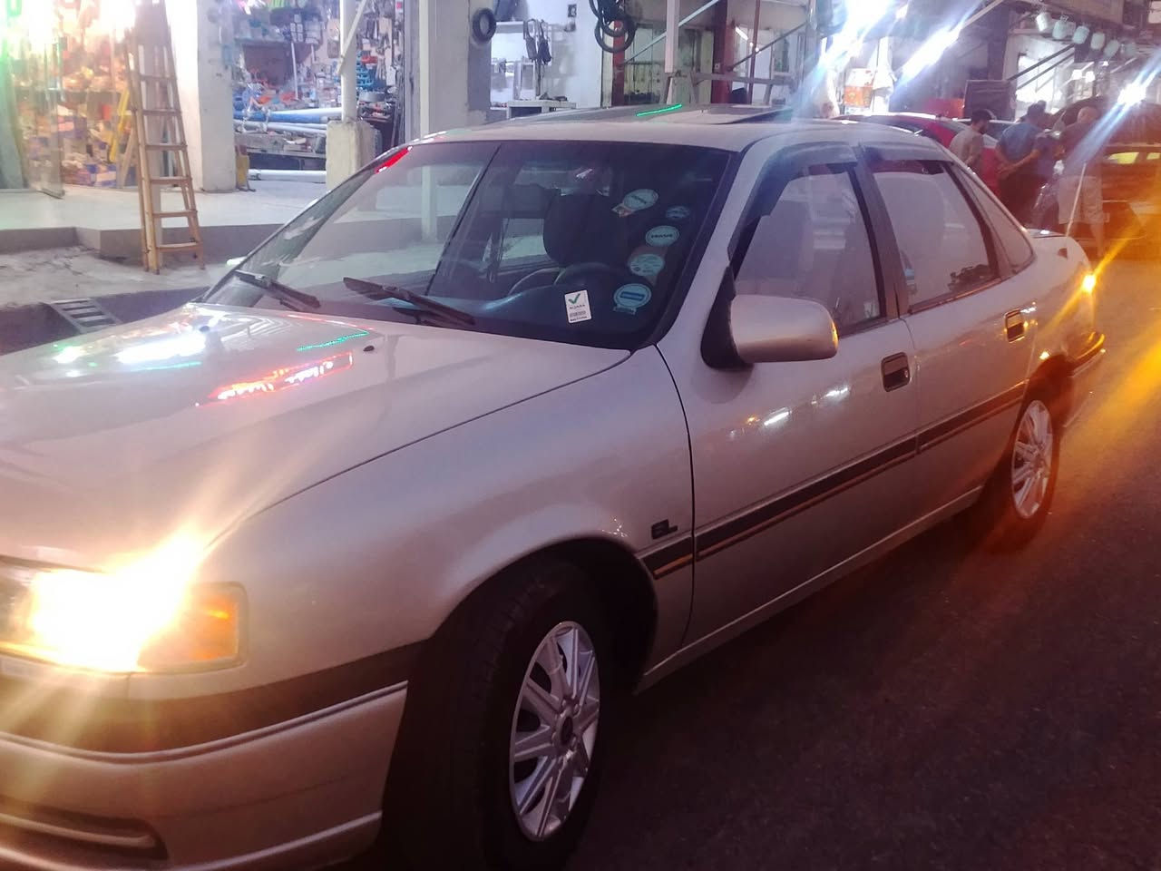 للبيع موديل 92 سنويه 29 دفتر بزين سعر 46 محرك 18 بدن ضرر ***********رقم ***********
