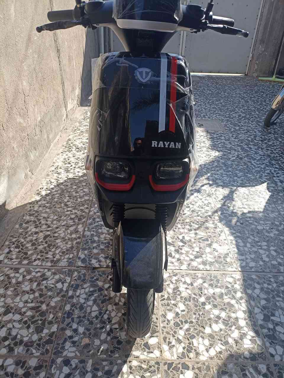 دراجة شحن ماركة الريان ام عيون 6 بطاريات ملف 1200 السرعة 60 فعلي البيع نقد وبالتقسيط ماستر كارد الرافدين فقط السعر 950 المكان اللطيفية حي السلام ***********
