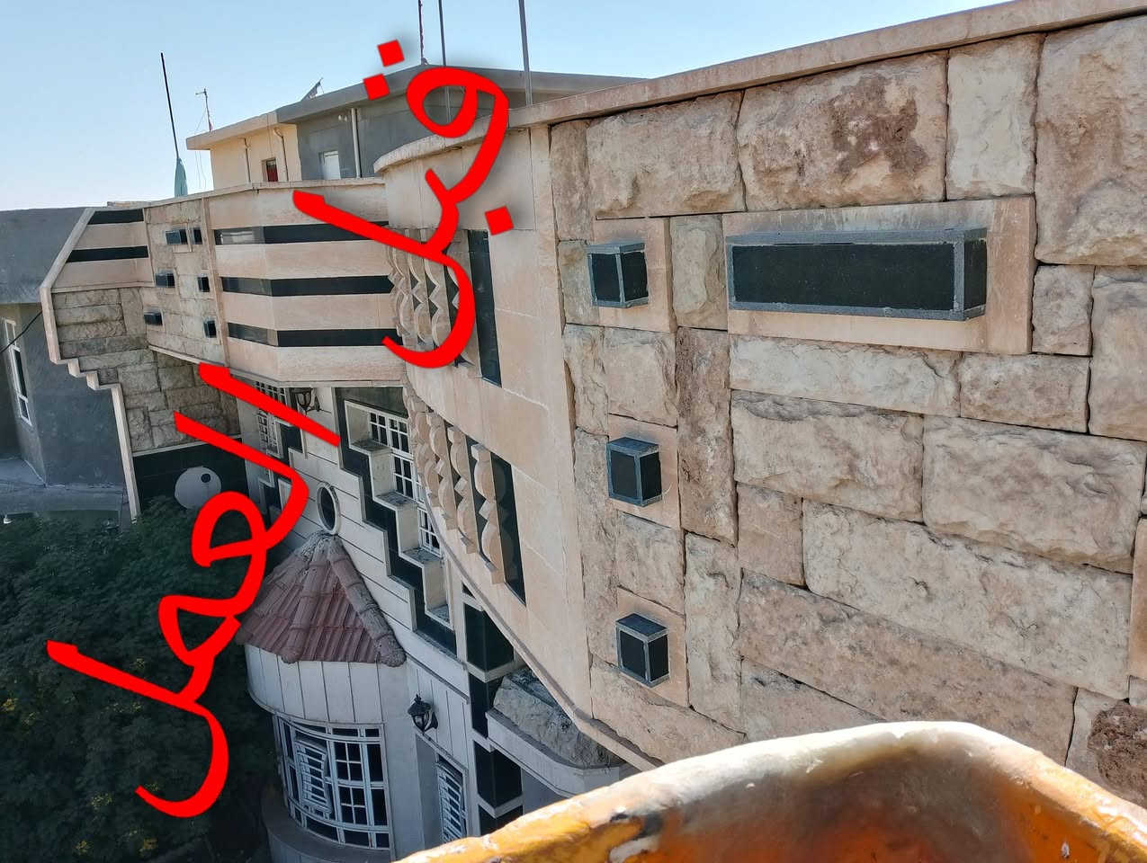 اسلام عليكم
نقدم لكم اعمالنا في غسل الواجهيات بمواد بديل الجلي كما موضح لكم في الصوره ومستعدون لعمل جميع الواجهات وبأنسب الاسعار وبأصعب التكلسات للتواصل الاتصال على الرقم ***********
