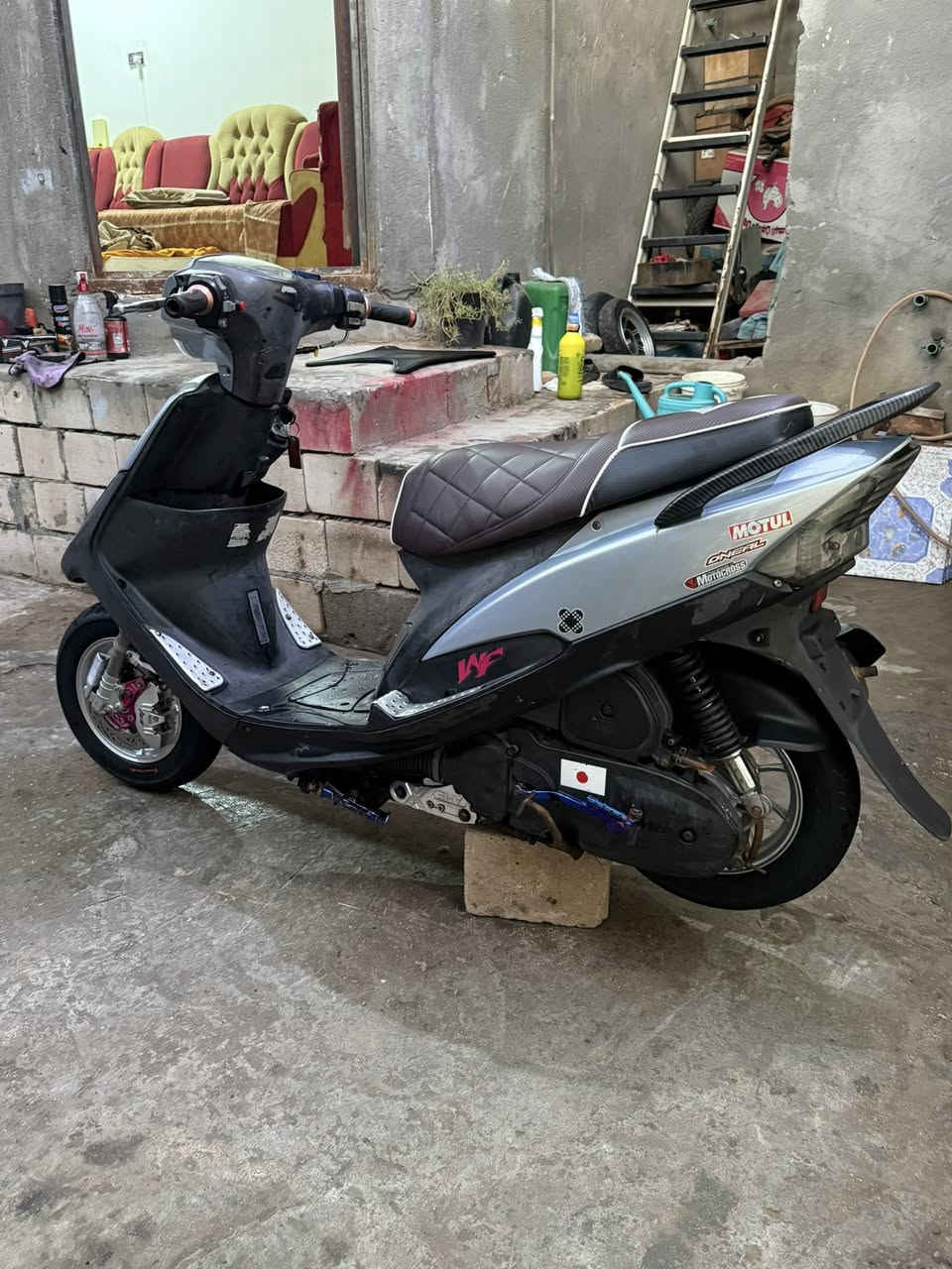 سلام عليكم
ماكس عدله للبيع مديل 2005
محرك مبوش 55 شغل ايدي وبوشه وبستم اصليات الشركه الحمره 
دراجه جديده بمعنى الكلمه وبيها تزويد خير من الله،
بيها شلعه ومعدل طياره.
دراجه عليها كلجات WF تخم 
كامل
وياله مشيف سلفر الثقيل 
شيال سلفر 
هندر سبع الوان 
ستان صفح سبع الوان 
يدات بريك كوسو سلفر
قبق عمبار توبو سبع الوان 
عمبار جديد 
فج رياضي حجم جبير بستمين 
صينيه رياضي وتعلاوه وهذن بحدهن سعرهن 100 الف
دبلات امامي رياضي سلفر 
سلف رياضي 55
كشن ودوشمه جديد 
قبق فلاوين الاصلي سلفر 
طوبه عداد سرعه اصلي 
سبايدر كاربون فايبر
دراجه مصروف عليها ومتعوب عليها هواي وكلشي واضح كدامكم 
سعرها بـ950 بيها مجال كلش بسيط واسعارهن معروفه وكلشي موجود بلسوك 
موشراي لا تراسل 
متواجد فيس


**إذا كنت صاحب هذا الإعلان وتريد حذفه لأي سبب، رجاءا أرسل رسالة إلى الدعم الفني**