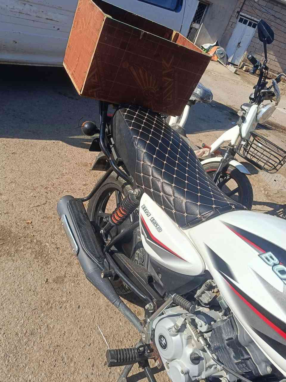 السلام عليكم 
دراجه بوكسر موديل 2021
للبيع عنوان ديالى خالص جيزاني لامام 
رقم 0783 250 7595
