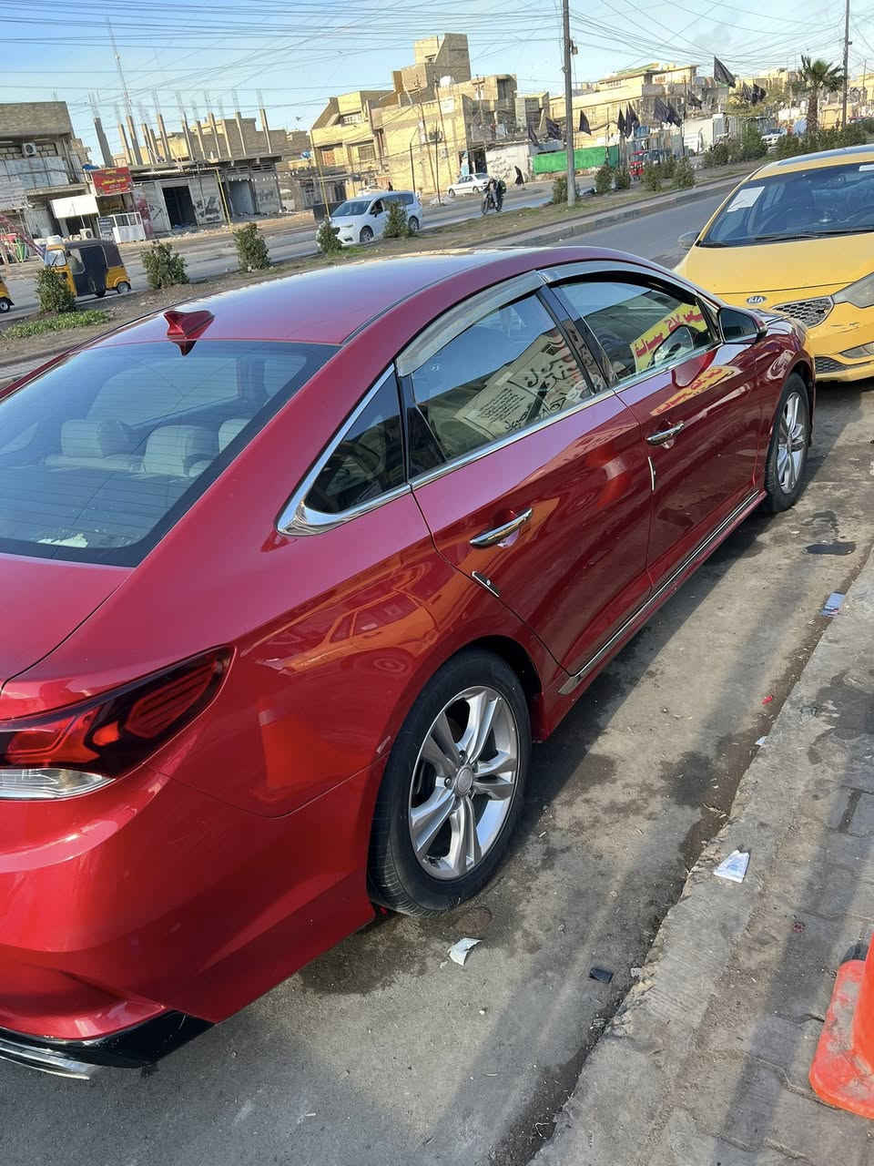 سلام عليكم للبيع سوناتا لمتد سبورت فول مواصفات رقم بغداد انكليزي جديد رقم 11 هزه جديده
سونار موجود 
سياره جاهزه من كلشي 
4 بصمات 
دبل كزوز 
تحكمات ستيرن فول حاكيه مثبت سرعه 
3 وضعيات قياده 
فتحه سقف 
قطعتين تبريد شفتات قياده بل ستيرن 
كرسي كهرباء 
تدفئه كراسي منفصل 
رادرار جانبي كامره دواره 360 د 
كراسي جلد 
لايت زنون ستيرن حرف D مكانها بغداد ام الكبر رقمي *********** سعرها مناسب 127 قفل قغل.  بدون عمله
