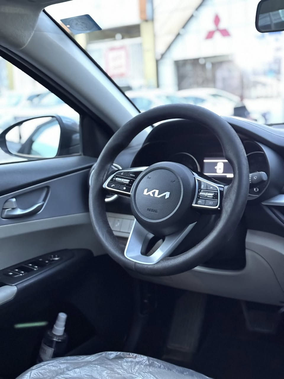 السلام عليكم 
فورتي موديل 2023 

سياره داخلي بيجي مو فول 

حساس امامي خلفي 

حساس مري 

هيتر مري 

مثبت سرعه 

رادار 

٣ انضمه قياده 

السياره ماشيه ٣٩ كيلو 

حادثها بنيد ما مبدل ولا مصبوغ 

فقط مسحوب 

وصار بيها حالوب 

مكاني الشعب الاصلاح 

السعر ١٥٠ 

ما متواجد ع الفيس 

*********** واتساب فقط 

***********
صور الحادث يلمنشور
