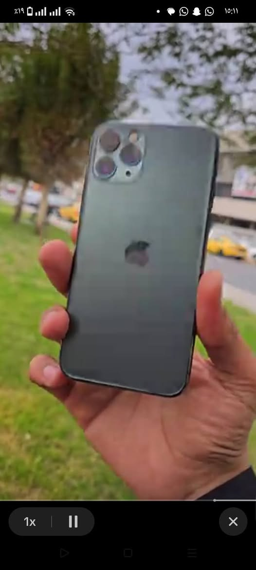 ايفون 11برو ماكس
ا
ذاكره 128📱
بطاريه 100🔋
كامره ثلاثيه احترافيه📸
الحاله نضيف جدآَ استعمال قليل 📱

السعر 225بي مجال  
العنوان نجف 📍
***********واتساب
