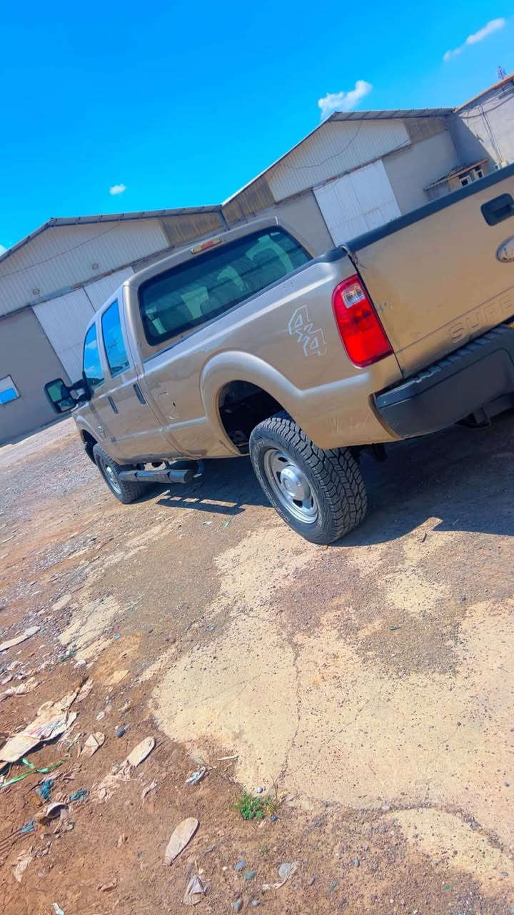 سلام وعليكم فوردF350كاز بلادي سياره جاهزه من كلشي وكله بشرط مديل2012سعر 120 وبيهه مجال  تفاصيل اتصل*********** واتساب ***********
