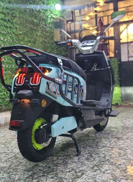 سلام عليكم مكلفة بالنشر
السلام عليكم...دراجه كهربائيه BENENG.. موديل .2025...ملف 2000..عدد البطاريات ..6..مسطره...السرعه ..110.k...اطارات أمامي خلفي جوبلس ..دسك أمامي خلفي عنبار دهن..تشغيل ..سويج ..وكارت...كهربائيات كله شغاله..اشاره..دبل اشاره..لايت عالي ناصي..هورن..سكن..سطاب لايت..مخرج شحن USP...طلاعات أماميه خلفيه...سستم  درع كامل...جهاز انذار ومانع سرقه سيكورتي قفل اطار...شاحنه اصليه تدعم الشحن السريع والأيقاف الذاتي عند امتلاء البطاريات....ملحقاته ..جنطه خلفيه..جادر مطري ...
(اخوان البطاريات نسبته 60%..يعني تقطع مسافه .40.k..مو اكثر ..)
نظافة الدراجه .100%...مكفوله من الشخط...السعر (.750.) قفل ...مكاني بغداد الشعب...الشراي يتصل...***********..
