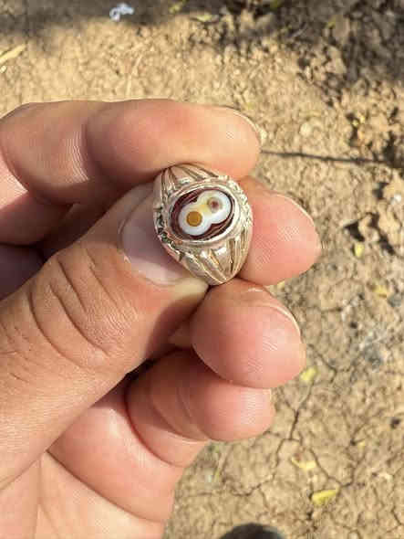 السلام عليكم 
متاح خاتم بحجر السليماني الهندي عنين صياغه يدوية فضه 925
قياس 19
يوجد خدمة توصيل لجميع المحافظات 
***********
