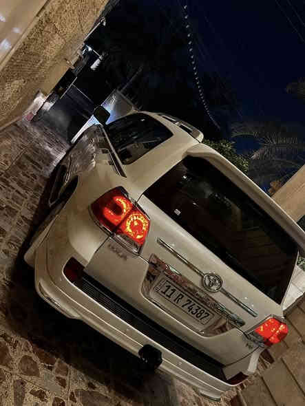 السلام عليكم
لاندكروز 2014 للبيع بريم اصل 
ماشية 96 الف حقيقي 
رقم بغداد ب اسمي 
السعر 39 الف 
للاستفسار ***********
