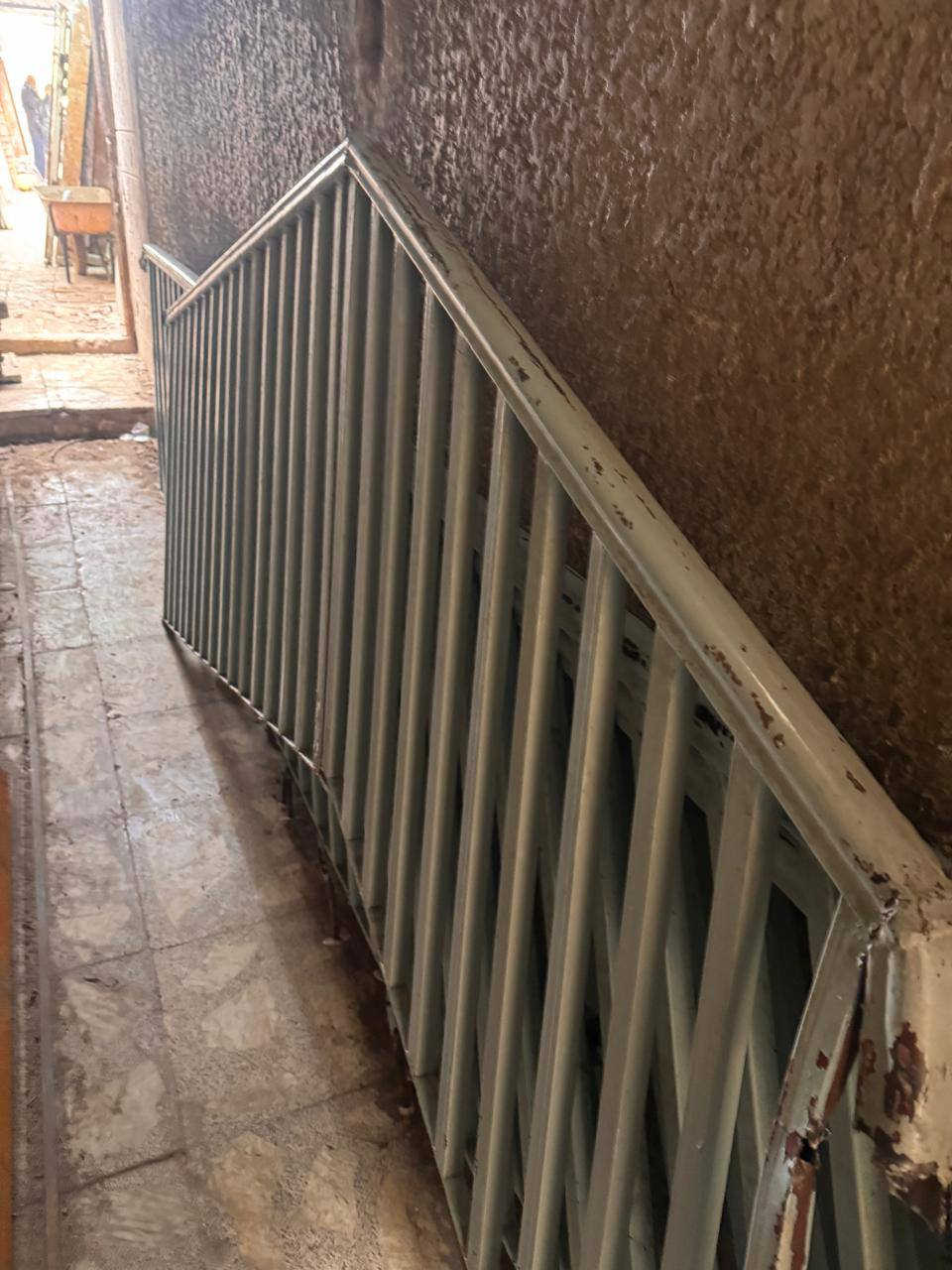 #للبيع  محجر 14متر حديد ثقيل @  ونظيف جدا  مكاني  بغداد الغزاليه  ويوجد توصيل    ***********
***********
***********
