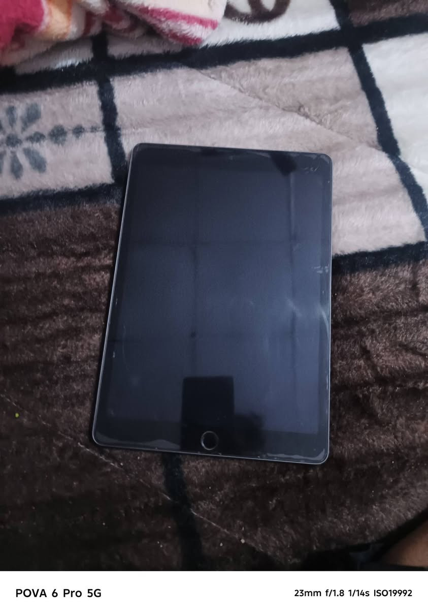 سلام عليكم ايباد 9لل بيع السعر 300 نضيف الله شاهد ولا يصرف شحن والله العظيم كلش حلو بس معتاز  والله  المكان بصرة  الحوطة  تصال واتساب بس ***********
