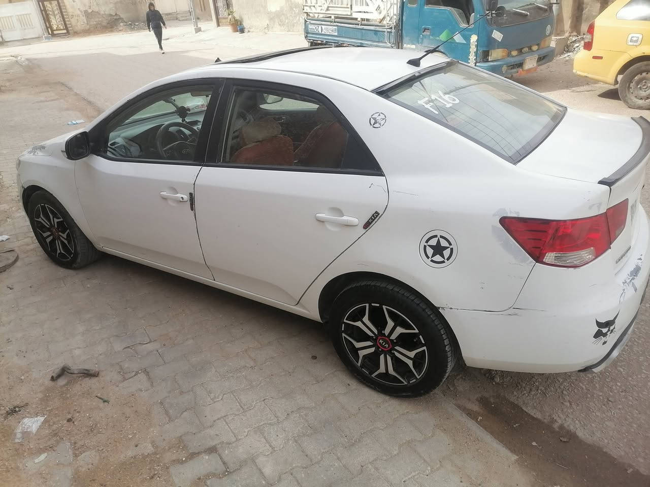 سيارتو مديل 11 رقم أربيل انكليزي باسمي سنويه لل31 سياره صبغ عام شواصي كير محرك حداديه مكفوله مكاني نجف ***********
