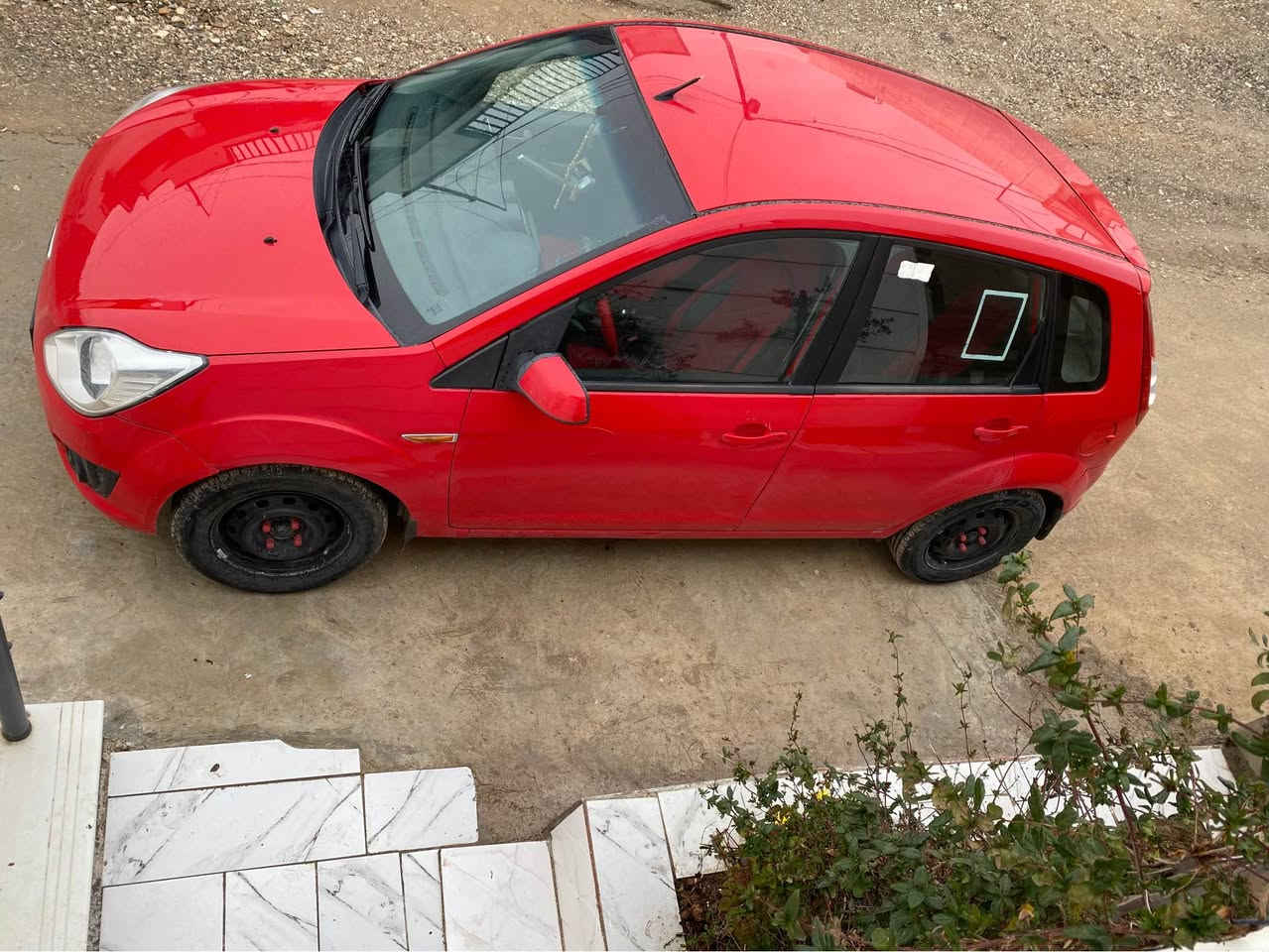 فۆرد فیگۆ نیڤا سفری ئێرە، بلاجیکتۆر ؛تۆماتیک2013 ، سەنەوی تازەیە ،شاشەئایپاد ، جام کارەبا قفل مەرکەزی؛ ئەیبی ئێس دوو سویچی لەگەڵە، ، ڕۆنی گێرو مەکینەی تازە گۆراوە، مەسرەفی تێدا نییە،هی ماڵی خۆمانەو هی مەعرەز نییە،بەشەرتی گێرو مەکینەو تەحویل،دوودەرگاو دووچەمەلەخ بۆیاخە لەسەرساخی و بەهیچ  جۆرێک هیچ ناوگرتنی نییەپێشو پشتی کەپسەو بئ بۆیاخە،نرخی 69گەلاو مئامەلە،لەسلێمانیم
*********** ڤایبەرو وەتس ئەپی لەسەرە. السليمانية, العراق
