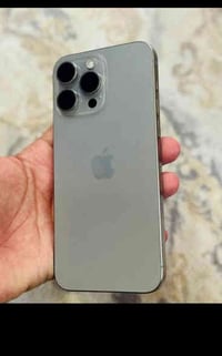 ايفون 15 برو ماكس  لون تيتانيوم   نسخة الشرق الاوسط   بطاريه 95  كامل ...