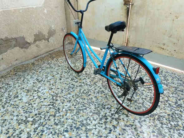 سلام عليكم بيسكل للبيع حجم 26 بيسكل جاهز مانقاصه اي شي  للعلم لبيسكل مختوم موديل (2016)   لبيسكل احله من الصور مكاني واسط نعمانيه السعر (ب95) وبي مجال  الاستفسار ادخل خاص او على الرقم *********** مو شراي لا تجي
