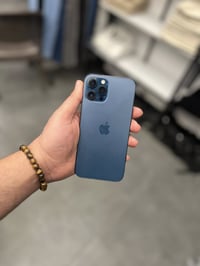 12 برو ماكس ذ 256  بطاريه 78 سعر ٤٠٠ رقم 07722822282