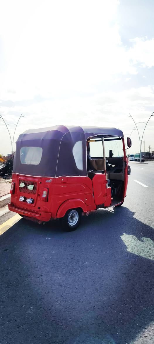 سلام عليكم تكتك باجاج 22 رقم وسنويه شهر 8 كفاله عامه بدي ومكينه جاهزه تخم تاير جبلي مسجل كبل لشارع مابيه اي نقص لسعر9300 وبيه مجال مكاني بصره القبله شارع لبرج ( *********** ) متواجد واتساب وتصال عل خط
