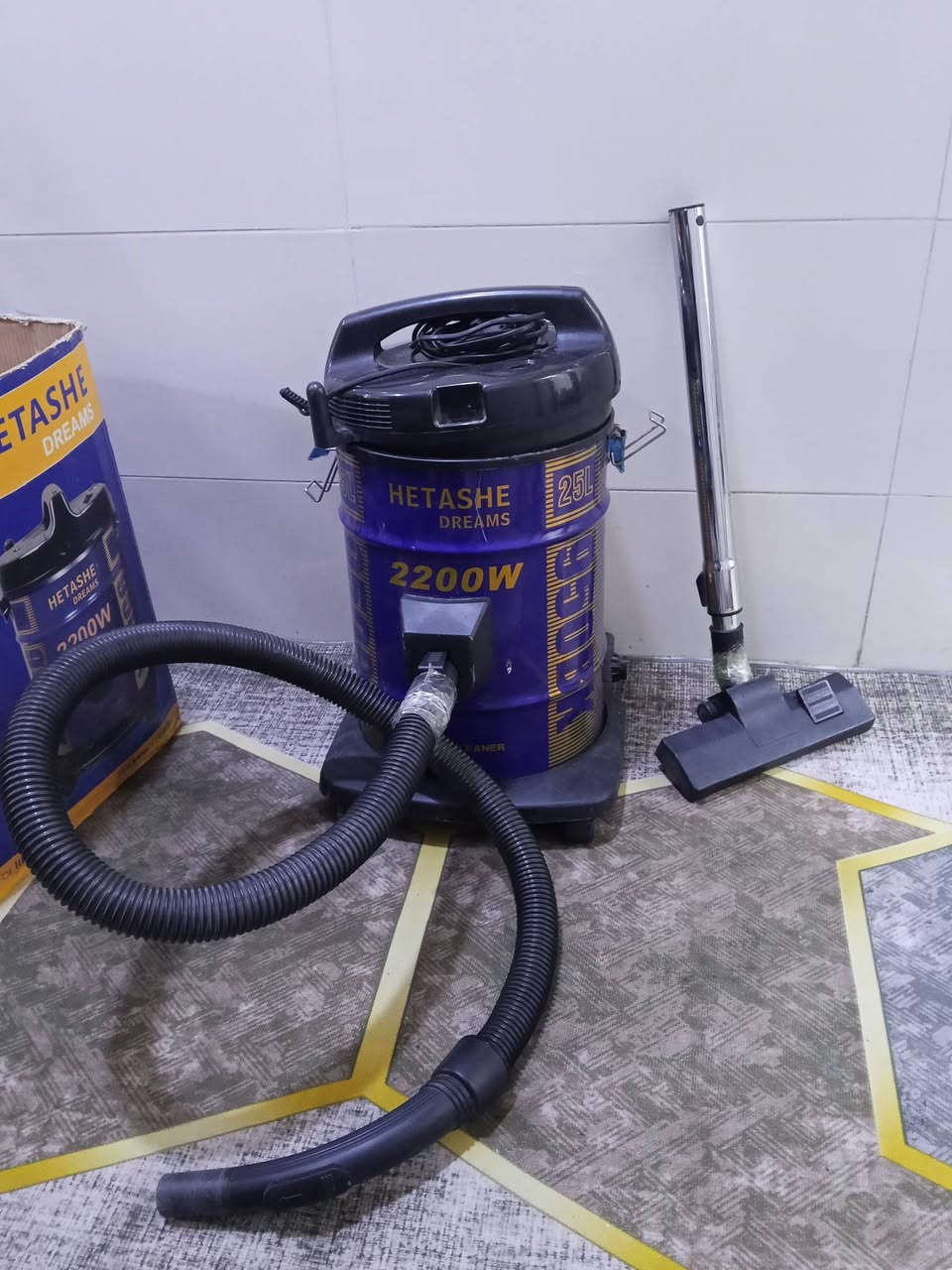 غراض بيت مستخدمة للبيع 
مكانهن كريعات خلف المعارض (السنافر سابقا) 
التواصل ع رقم الواتس ***********
