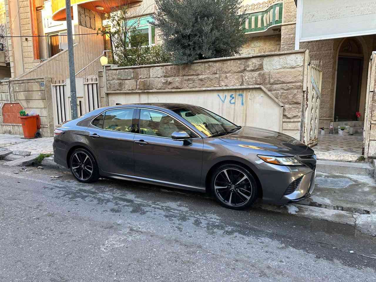 مەکینەی 3.5L V6 بە هێزی 301 هێز
• گێیەری ئۆتۆماتیکی 8 پلە
• شاسی XSE و دیزاینی وەرزشی
• ویل 19 ئینچ
• گێڕی سەر سوکان Paddle Shift
• کۆرسی پێشەوە کارەبایی و گەرمکەرەوە
• ناو جلد
• شاشەی ناوەندی 8 ئینچ
• Apple CarPlay و Android Auto
• سیستەمی دەنگی JBL
• Smart Key و Push Start
• Dual Zone Climate Control
• Sunroof
• ٥ کامێرا و کامێرای دواوە
• Blind Spot Monitoring
• Rear Cross Traffic Alert
• Adaptive Cruise Control
• Lane Departure Alert
• Pre-Collision System
• لایت پێشەوە و دواوە LED
سەیرەکە کلینە و تەنانەت دەعامیکانیشی بە شەرتە
63 هەزار میل ڕۆیشتووە

بۆ کڕین پەیوەندی بەو ژمارەیەوە بکە 
*********** أربيل, العراق
