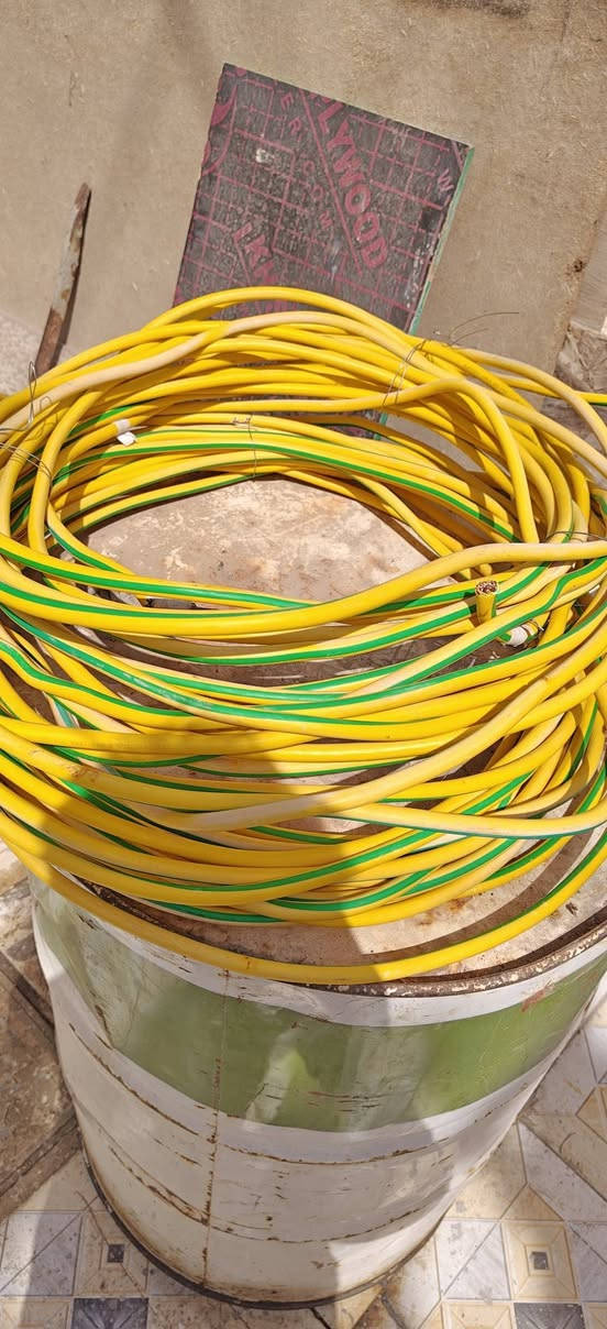 واير ايرث قطعتين طول القطعه 25 متر واير الفنار ريئيسي  اربع خطوط طوله 22 متر


**إذا كنت صاحب هذا الإعلان وتريد حذفه لأي سبب، رجاءا أرسل رسالة إلى الدعم الفني**