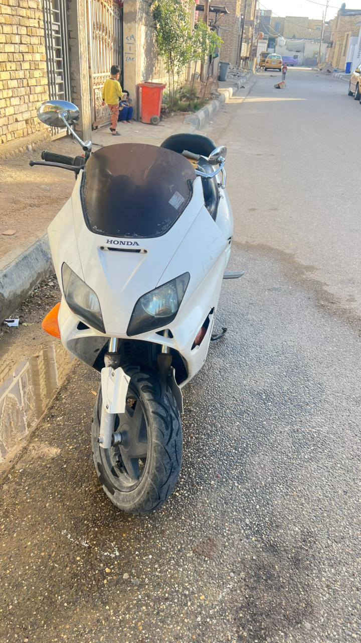 السلام عليكم فورزه صفر 60البيع مكينته ضعيفه السعر 350 مكان ناصريه مركز التصال ***********
