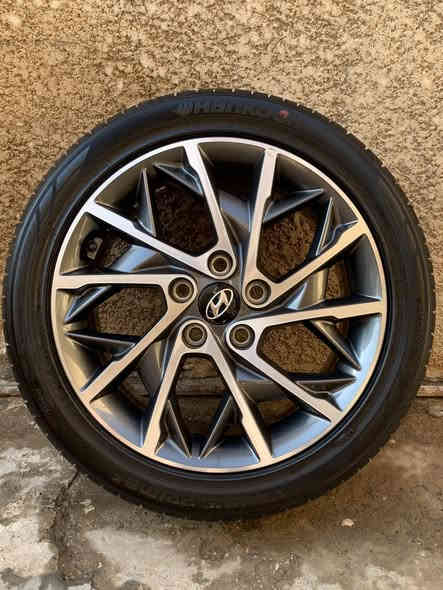 🛞 ويل الانترا 2020 مع الاطار
وكالة اصلي 
جديد ⭐️
ماركة الاطار : هانكوك
قياسات الاطار :
‏225/45R17 91W
بدون ضرر ✅
بدون رش ✅
متوزان 100% ✅
ممتاز لمن يريد تبديل ويل تالف او تحسين شكل السيارة شرط الفحص عند الشراء .
للاستفسار الاتصل على الرقم التالي : *********** ☎️
