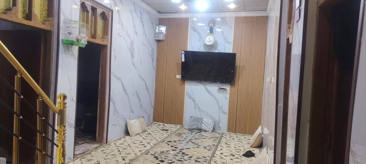 سلام عليكم دار لبيع ١٤٠ متر مربع قاط ونص يحتوي على أربع غرف  المكان حي رحمه الكشاشيه الاستفسار الاتصال ***********
