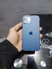 12 برو ماكس بطاريه 80 بلاد  جهاز مبدل شاشه اصليه  وكاميرات اصليه  والف...