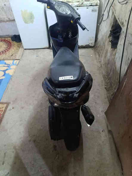 السلام عليكم دراجه سيام 150 للبيع دراجه نضيفه كفاله عامه بس الكزوز والشوته يراد الهن ترتيب دراجه كهربايات شغاله من الطول لطول اوراق المكان المجر الكبير السعر 475 الرقم ***********
