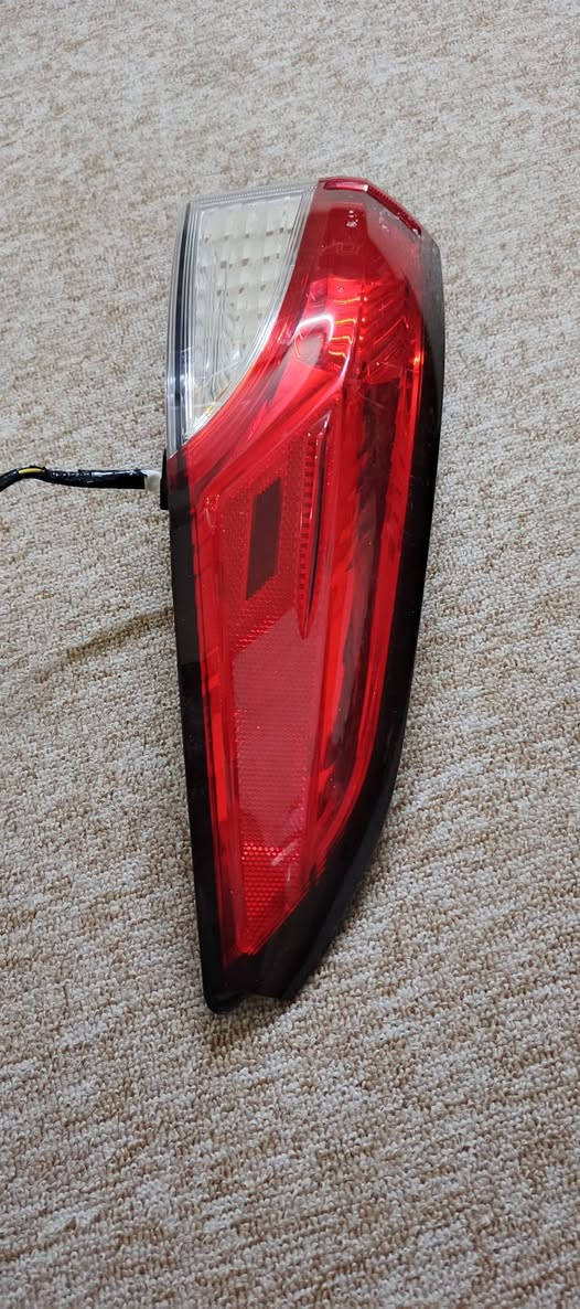 غراض كورلا كلهن اصليات
يدات باب 
بكلايت يمين
كبات ٢٠٢٥
ارصيات تخم اصليات مع الصندوك
ابطلنه باب السايق مع الكنترول الجام
مرايه يمين 
مثلث جامه الخلفي 
مازده بدون حاجب سايق
***********
