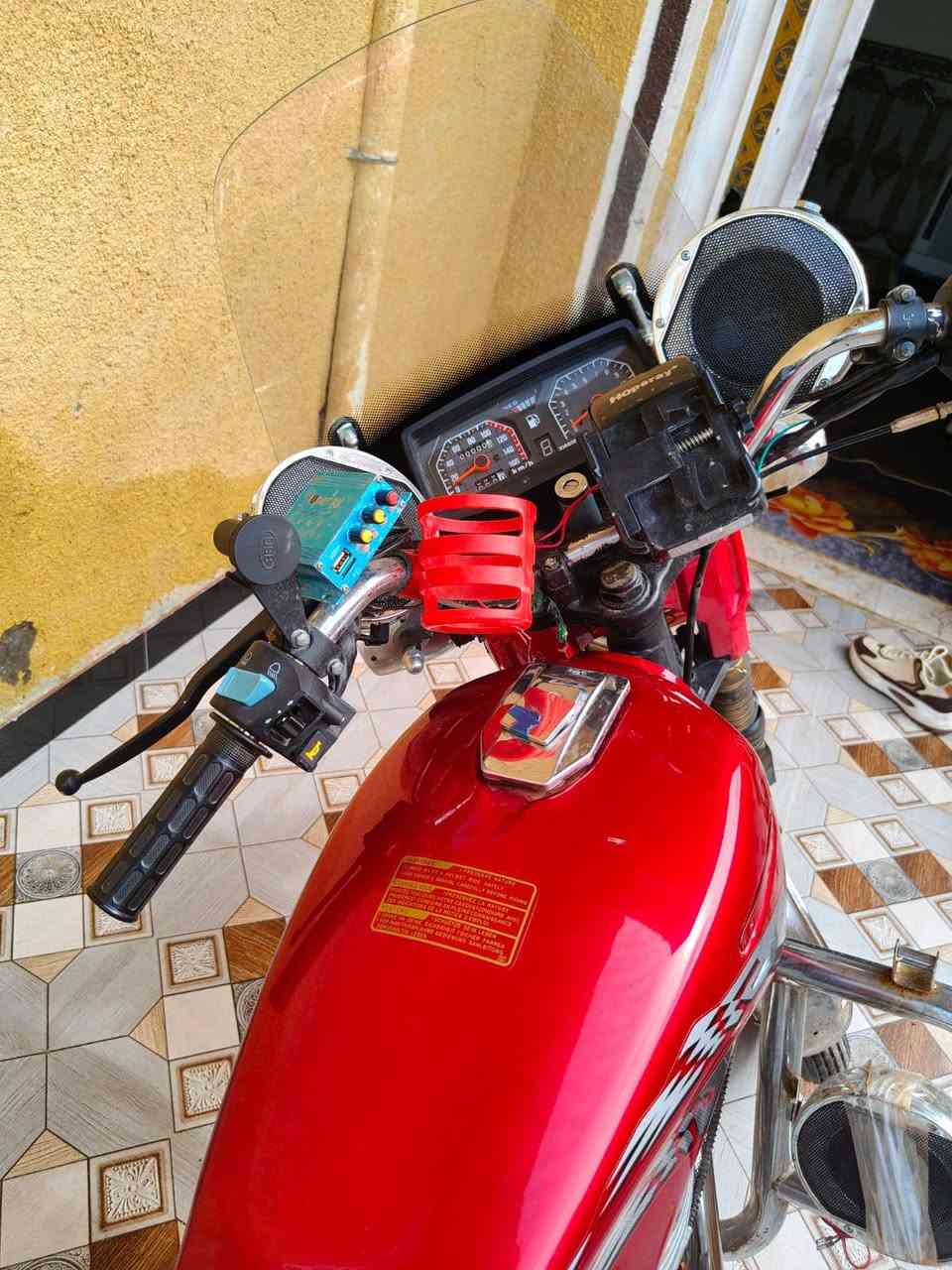 سلام عليكن دراجه لبيع  او مراوس  قفاز او بانده. ***********
