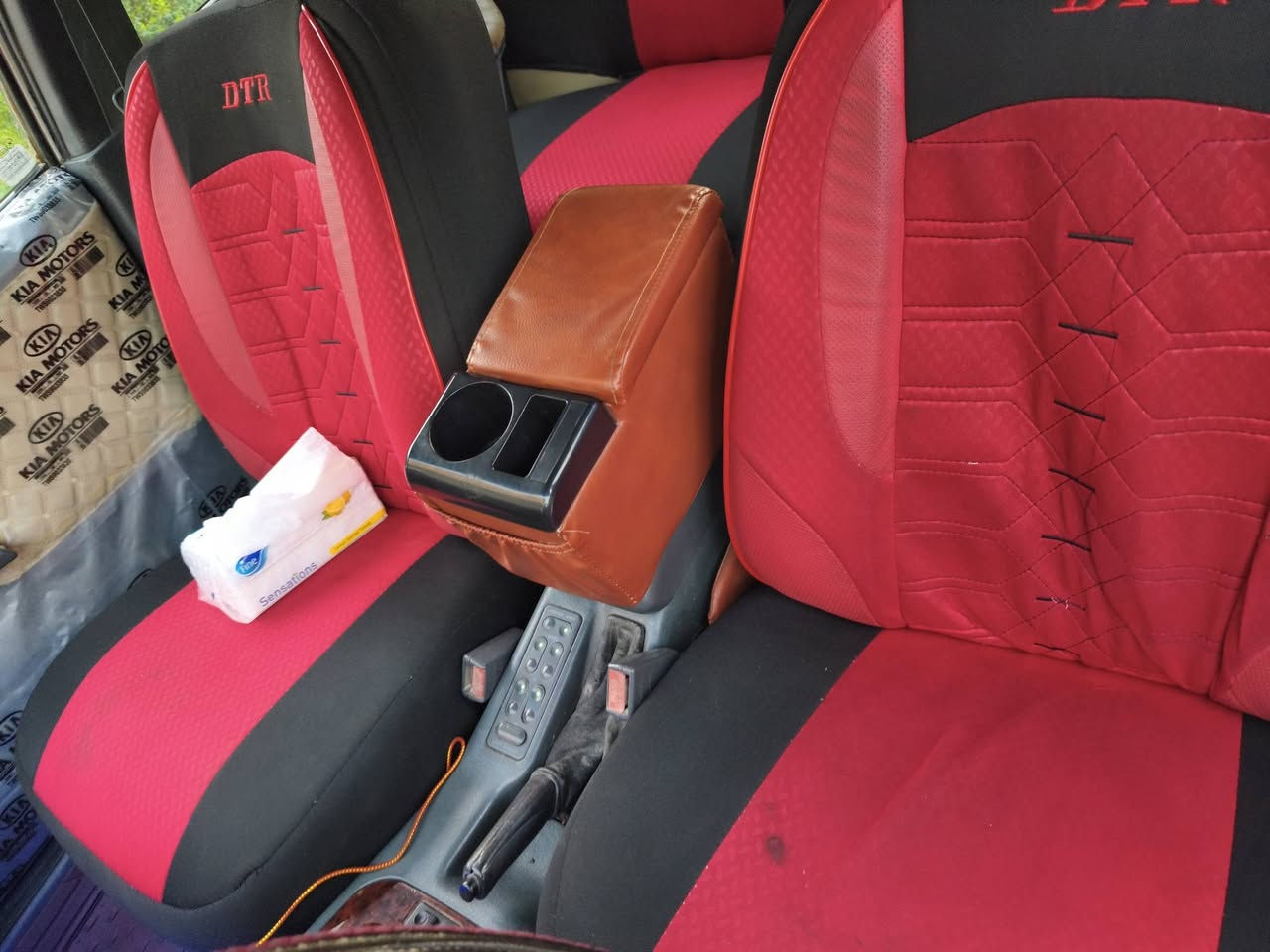 السلام عليكم
برنس للبيع موديل ٩٥ واسط سياره جاهزه من كل شي  كير ومحرك خير من الله نضيفات والسنويه ل ٢٩ تحويل ثاني يوم مباشر مصبوغه احزام لجماليه والدواخل جدد مال جناي مسجل بلوتوث نقص بس كمبريسر مال تبريد  السعر ٣٤ وبيه مجال بسيط  وترايك للبصره 
العنوان واسط الزبيديه 
***********
