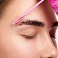 جديدنااااااااا 😍😍  من بعد التجربة وفرتلكن علاج لتطويل الرموش وتكثيف ال...