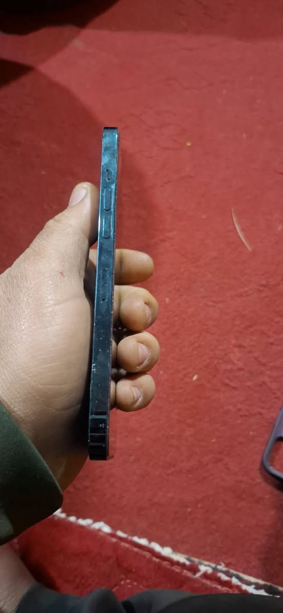 السلام عليكم
ابفون ١٢ برو ماكس 

بطاريه ٨٢

ذاكره ٢٥٦

تك 

كله شغال عده الضهر 

السعر ٤٠٠ وبي مجال 

***********
