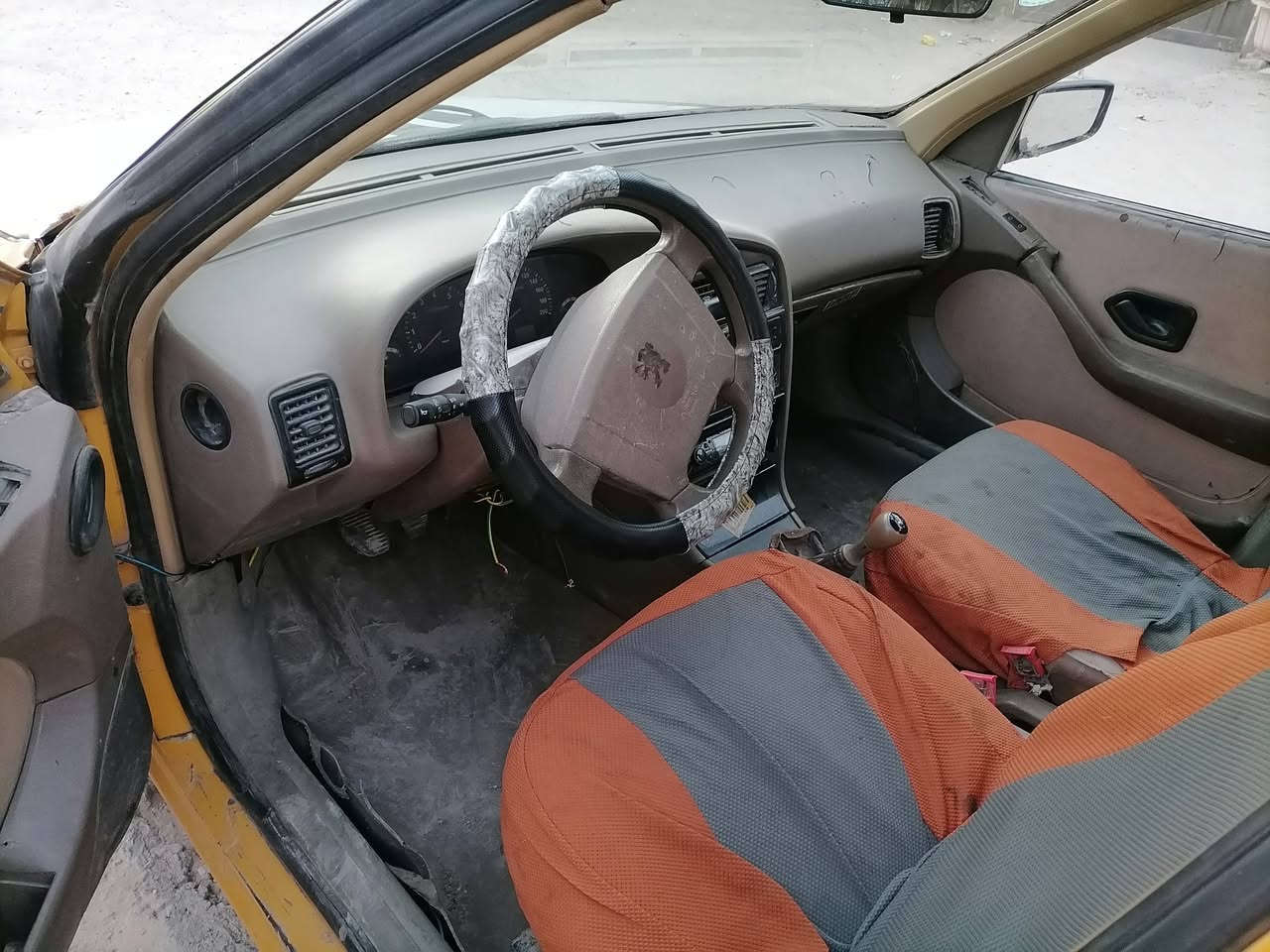 السلام عليكم بيجو 405 مكينه وكير حداديه نضيفات كهربائية شغاله راعيه بغداد ماواصله سعر 14 بيه مجال رقم موبايل/*********** العنوان كربلاء
