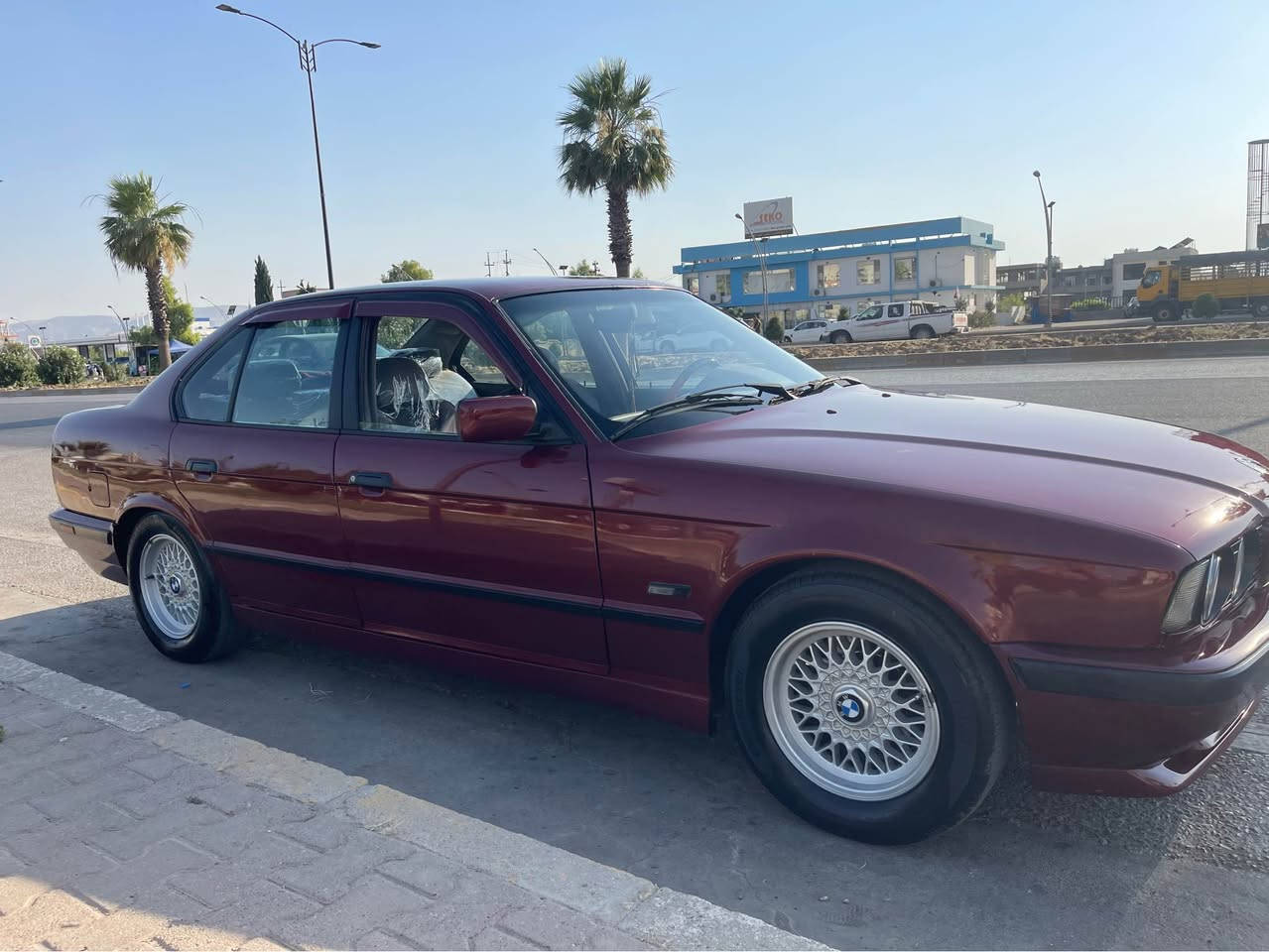 سەرەتا بەناوی خودا❤️❤️
BMW 1994 
ئاڕم پلاستیك سلێمانی ئاڕموئەوەلیاتو خرامە بەشەرتت
سعری(59)گەڵا
مەكینەكەپسس گێڕ تۆماتیك 
گێڕو مەكینە بەشەرتی فیتەر 
تەبرید بەشەرت لەسەر سویچ
گەرمی بەشەرتت 
كارەبای كامل بەشەرت دوگمەیەك نیە لەگیانی ئیشنەكا
تەقەو ڕەقەی بەشەرتت 
دەعمو لێدراوی بەشەرتت 
قرچیشی نیە چەكوشێك بەگیانیەوە نیە 
موسو بڕاوە بەشەرتتت
قەپات مواسەفاتە بەس سڵایت نیە  . سەیارەكە كامل پەمپ كراوەتەوە بەس بۆجوانی 
داشبوڵو بەرە دەرگای لۆك ماوەتەوە . سەیارەكە لەدەرەوەو 
لە ناوەوە بەس ماشەڵای دەوێتت 
بۆ مەسرەف نامە مەنێرە مەسرەفی هیچ تیانیە 
قیستو قەرزو ئاڵوگۆڕم. نیە 
سەیارەكە لەسلێمانیە 
ژم ;*********** فایبەری لەسەرە السليمانية, العراق

