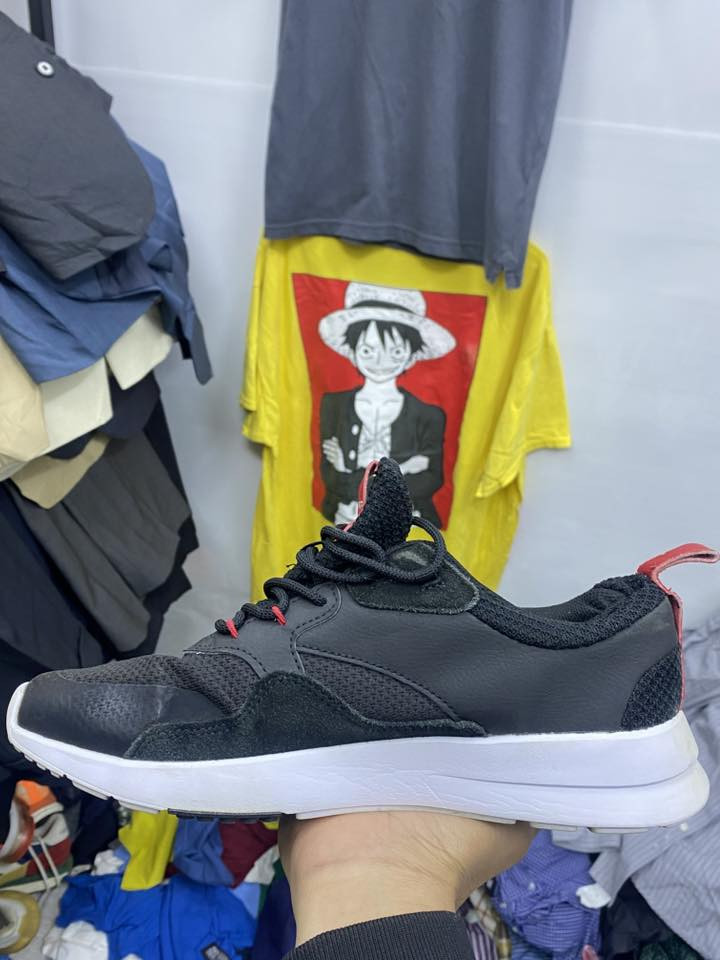 حذاء باله اوربي جديد
قطعتين ب15000بس 
الزعفرانيه اربع شوارع خلف ازياء عبود
للحجز ***********
