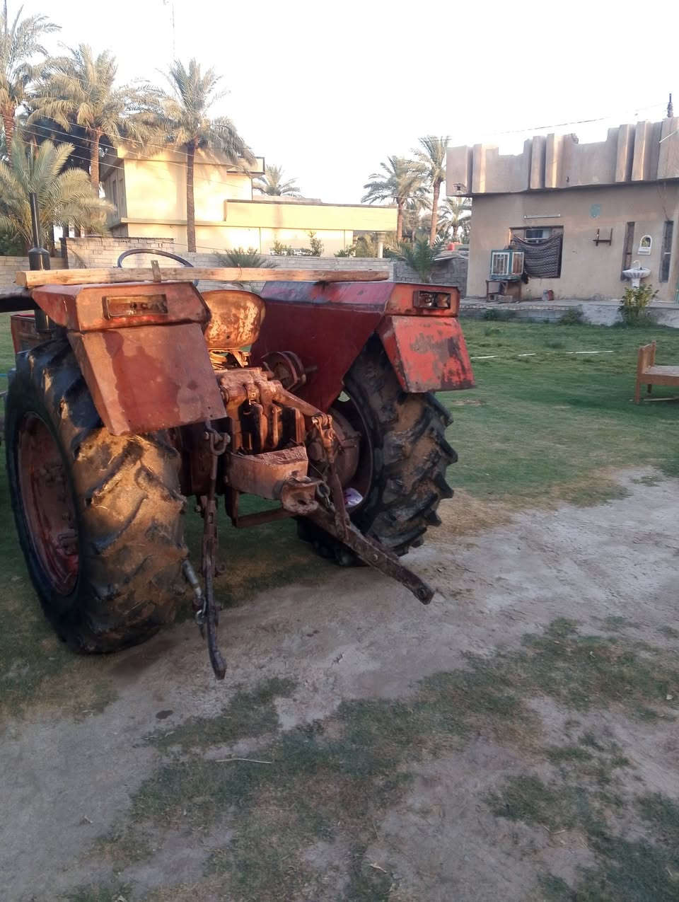 السلام عليكم ماكينه عنتر للبيع موديل 88 ماكينه بلاديه ما مفتوح بيها برقي سنويه راعيها موجود ***********
