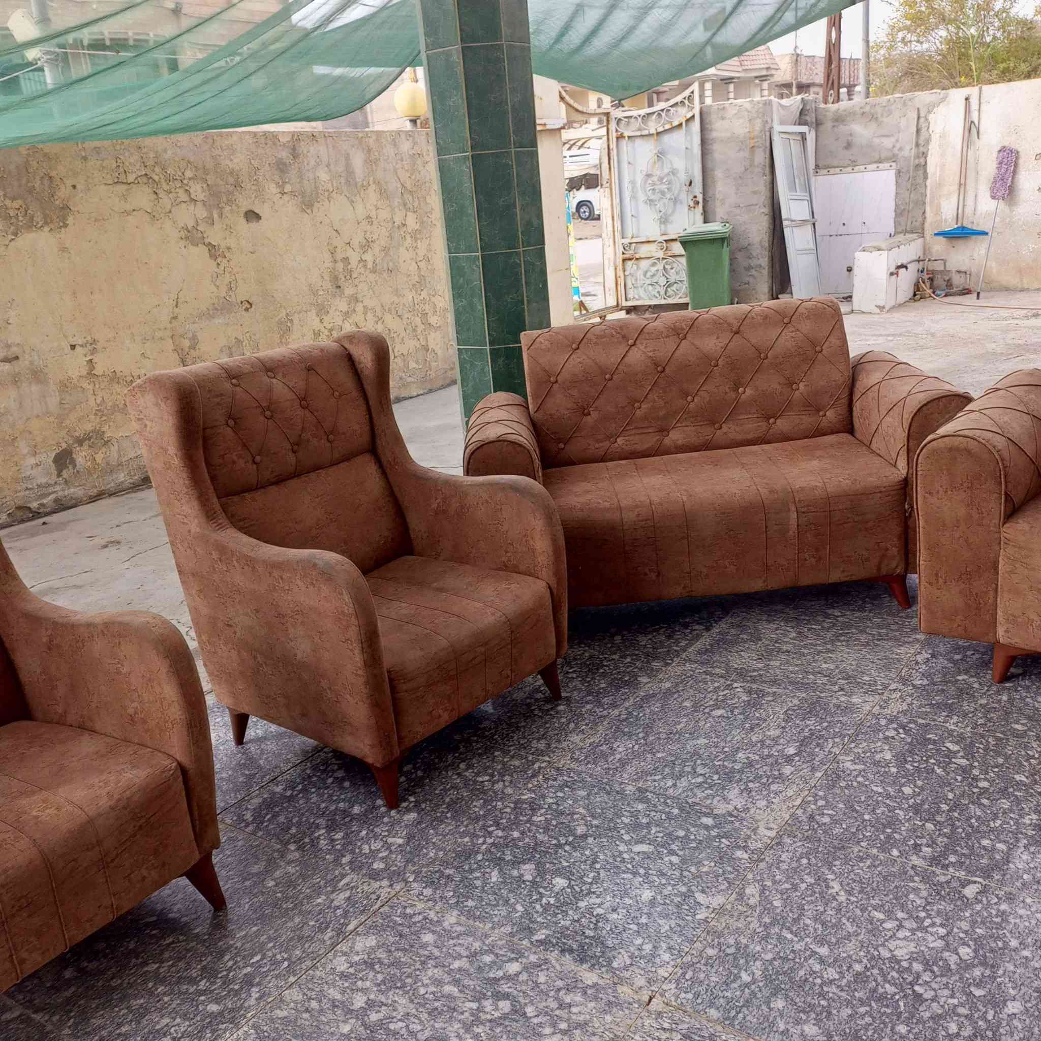 تخم مستعمل نظيف ١٠ مقاعد السعر ١٥٠ ألف بابل الحمزه الغربي حي الدولار قرب عماره دكتور ناجي أتصال ***********
