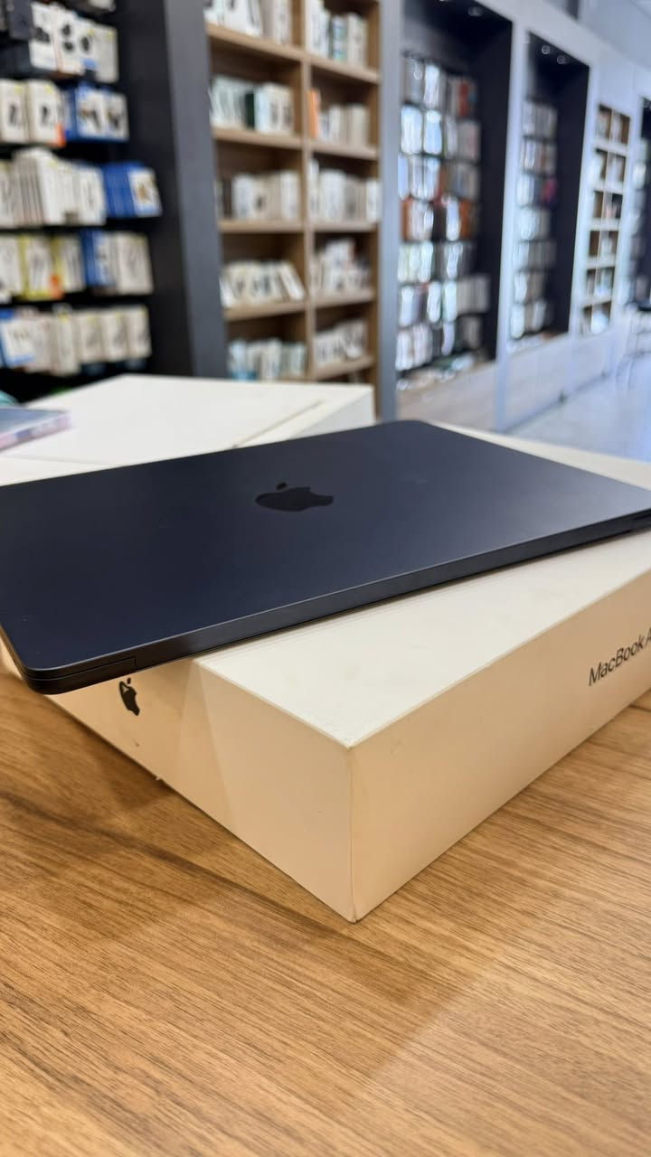 ماك بوك 💻 آير M2 
حجم الشاشة 13.6 انش
ذاكرة 256GB 
رام 16GB
بطارية 100%
لون اسود مميز 
مع كامل الملحقات والإضافات 
السعر 🔥 🔥 🔥


**إذا كنت صاحب هذا الإعلان وتريد حذفه لأي سبب، رجاءا أرسل رسالة إلى الدعم الفني**