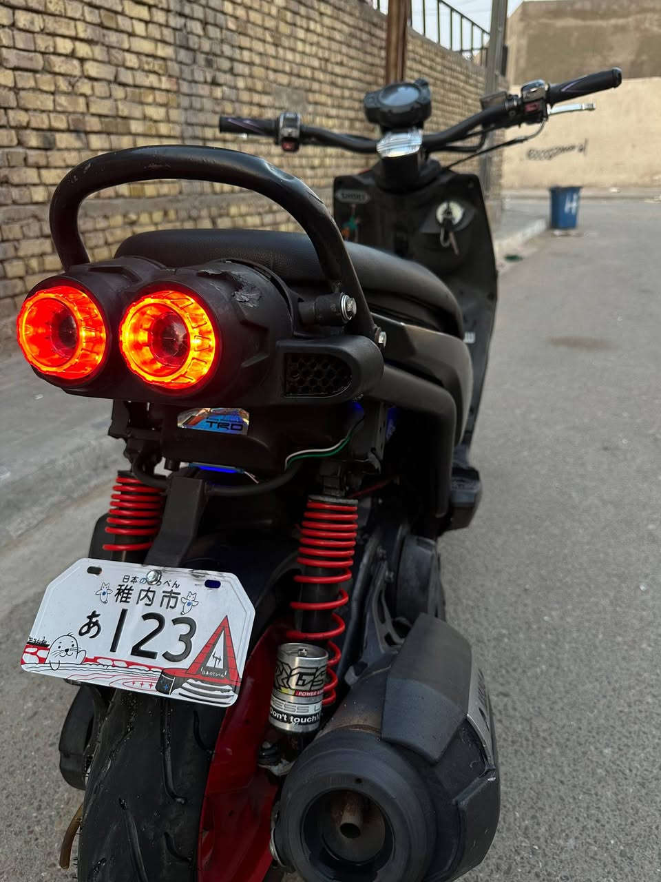 سكنس مديل 2014
كله بلاد ما مبدل بيها شي 
عدا كلجات رياضي الاصلي 
الباقي كله بلاد كفرات مختم ختم واحد
مكينه ما مفتوحه 
لون يخبل 
بيها بس هاي الدحكه ندحكت بلحايط موضحه بلصوره ماشر عليها
دراجه احلى من صور بالف مره تجي وتشوفها
سعر 1250 
مليون وربع بيها مجال للشراي
عنواني بصره حيانيه 
***********
