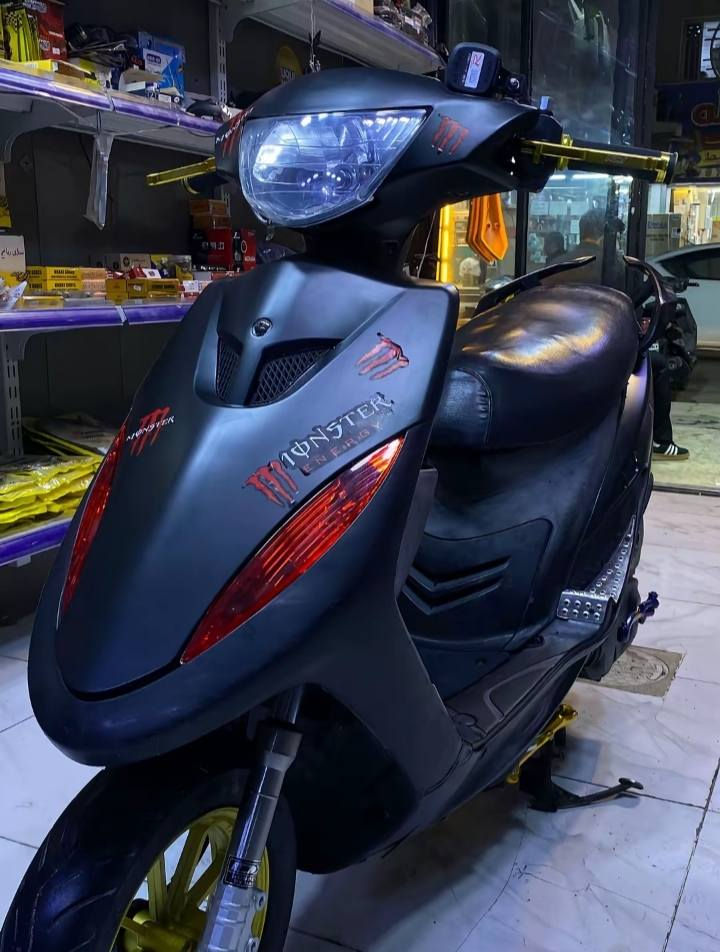 سلام عليكم 
ماكس عدلة لبيع مكينة ما مفتوحة الدراجة مكفولة وكلشي شغال لاياتات اشاير عداد كلجات رياضية سلف هندر عقل رياضي الدراجة بيهة مكاتبة واني راعيهة 
السعر 850 وبيهة مجال
العنوان البصرة 
الهاتف ***********
