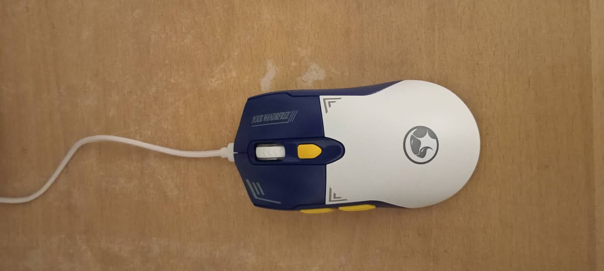 السلام عليكم حاسبة مع ادواتها للبيع 
1-لابتوب dell للتصفح والعمل المكتبي والالعاب والمونتاج والتصوير سلسة 
بحالة ممتازة 
المعالج cori5 الجيل السادس
كارت شاشة داخلي وخارجي 
الهارد 256ssd m.2 قابل للتطوير
الوندوز 11 بروفشيونال مدفوع 
البطارية 🔋  ممتازة 
ملحقات جنطة+ شاحنة
2- شاشة Vortex 1k حجمها 27 240hz هرتز 
مع انارة RGP خلفية 
3-كيبورد ضوئي RGP
4-ماوس ضوئي لاسلكي بلوتوث RGP
5-ستيريو مضخم صوت ضوئي RGP 
اخوان الغراض كلهن اخو الجديد والكراتين موجودات كل حاجه تاخذها بكارتونتها 
السعر الكلي 525 الف 
مابيع مفرد ابيع كلهن 
للاستفسار خاص او الاتصال ***********
