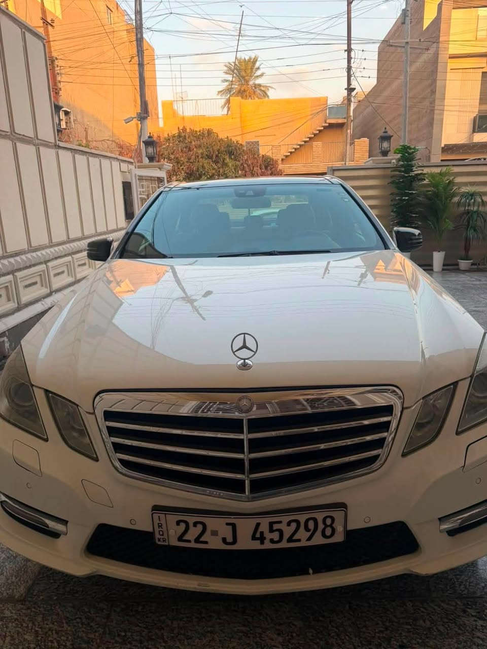 السلام عليكم للبيع مارسيدسE200
موديل 13
فول مواصفات 
ماشية 183 km
رقم اربيل بأسمي
كفاله بدون صبغ عدا الدعامية الخلفية
والسونار مرفق مع الصور 
السعر 170 وقابل للتفاوض
العنوان بغداد المنصور للاستفسار واتساب ***********
