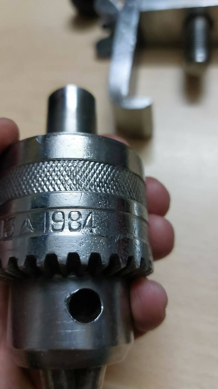 سلام عليكم فخة كبيرة وثقيلة اصلية قديمة وطوبات مال دريل ثابت مال الثمانينات وحدة ٣٦ ملم والثانية اعتقد ٢٥ او ١٦ ملم المكان بغداد والسعر اعلى سعر ابيع ادخلي خاص وتدلل


**إذا كنت صاحب هذا الإعلان وتريد حذفه لأي سبب، رجاءا أرسل رسالة إلى الدعم الفني**