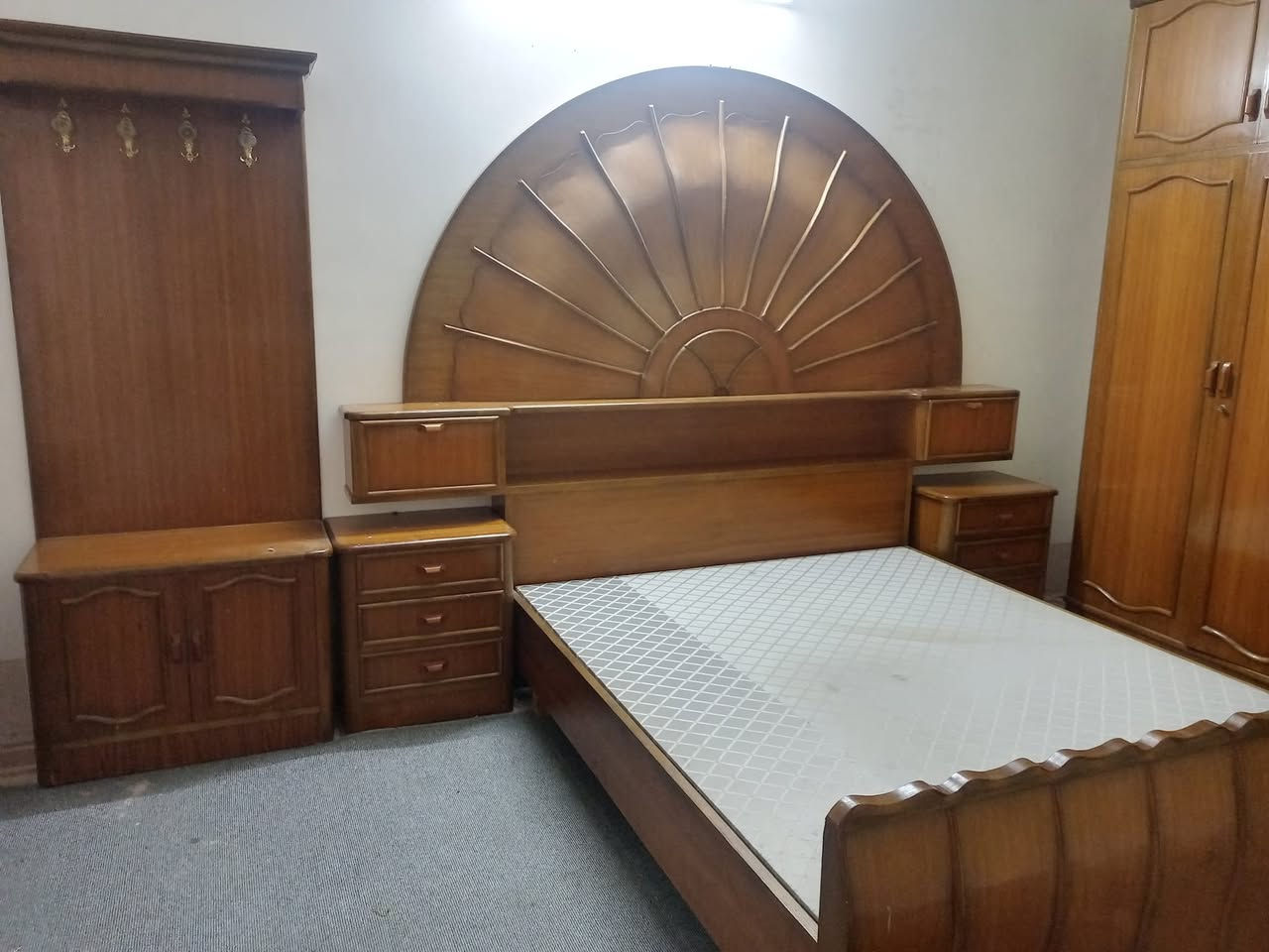 ٧ پارچە ٥٥٠ هةزار ومجالةكي كةم زور خاوينه
٧ قطع ٥٥٠ الف ومجال قليل كلش نضيف
اربيل اشتي ١


**إذا كنت صاحب هذا الإعلان وتريد حذفه لأي سبب، رجاءا أرسل رسالة إلى الدعم الفني**