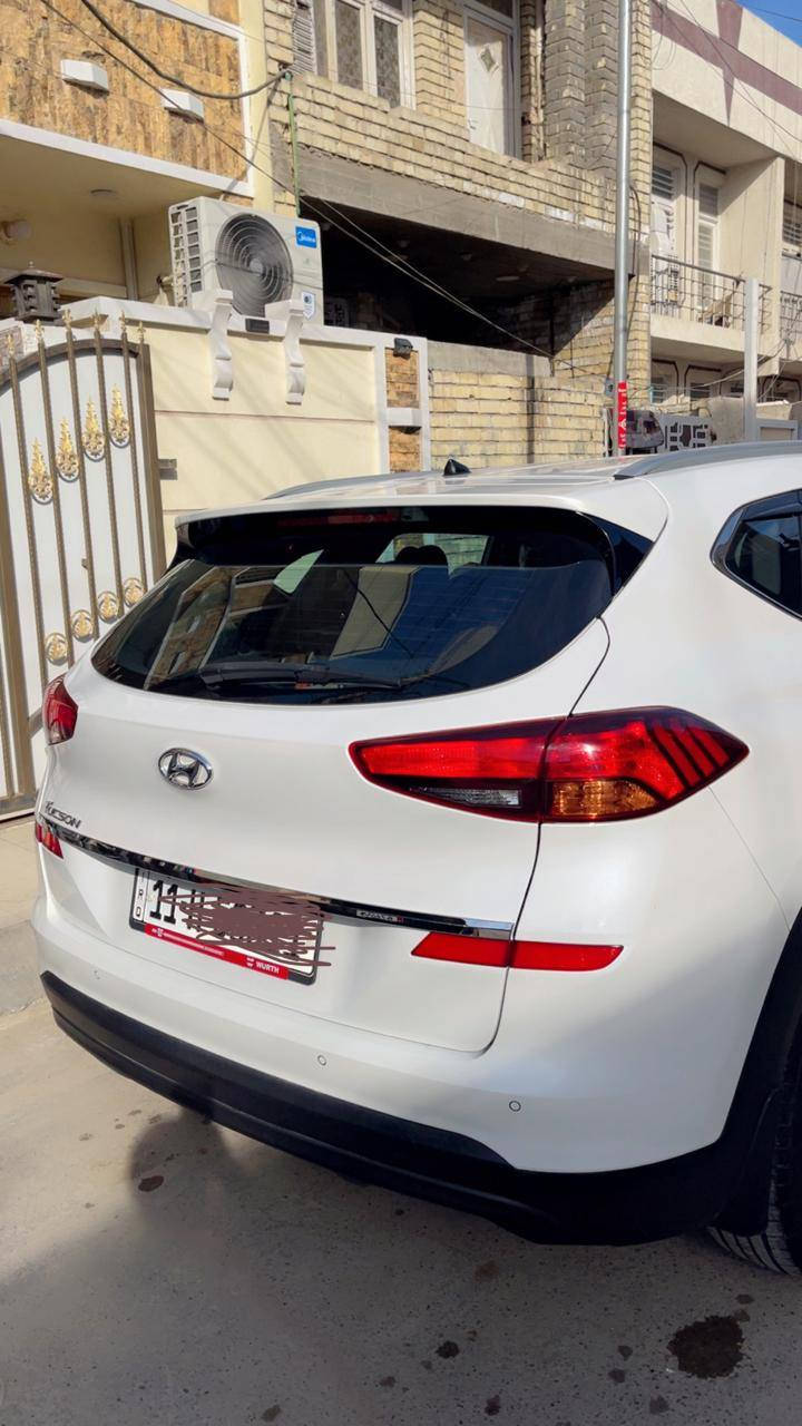 السلام عليكم
توكسان للبيع موديل (٢٠٢٠) بغداد مكفوله السياره ماعدى الي بالبنيد اثر شلع فابلون مكفوله من اي ظربه وصبغ السعر (٢١٥٠٠$) دولار ةبيها مجال مكان السياره بغداد الاتصال عالرقم (***********)
